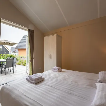 Modern Villa With Garden Prázdninový dům *