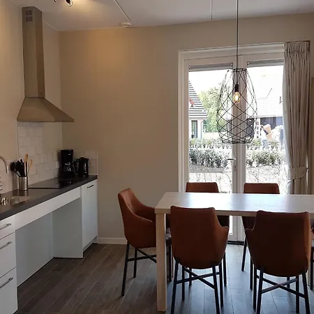 Prázdninový dům Modern Villa With Garden *