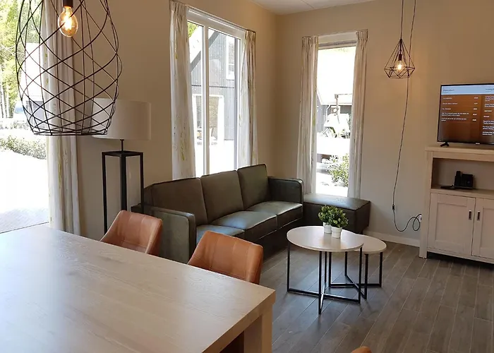 Modern Villa With Garden Сasa de vacaciones