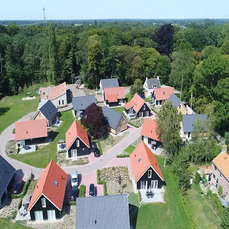 Modern Villa With Garden Дом отдыха *