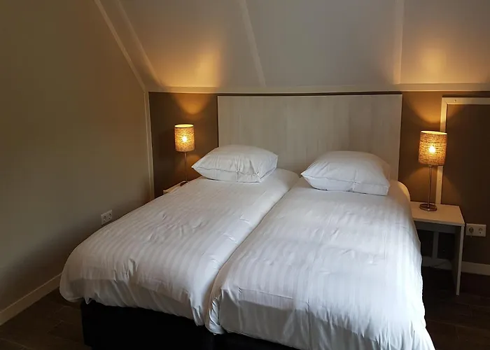 Дом отдыха Modern Villa With Garden